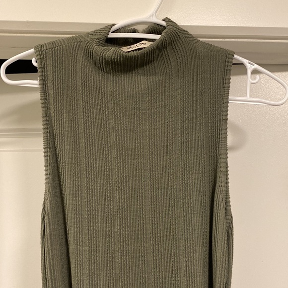 Save Green Textured Maxi - Picture 2 of 2